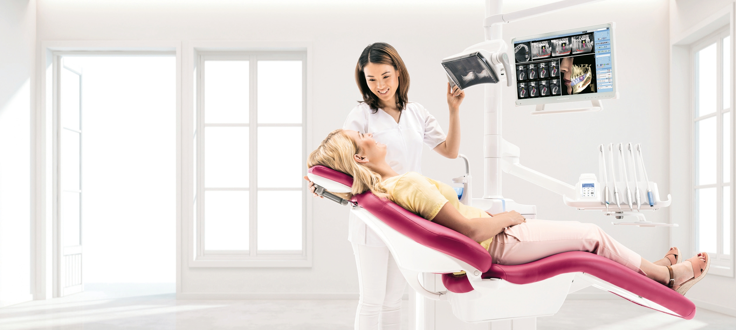 Dank einer Vielzahl wählbarer Polsterfarben wird die Planmeca Compact i5 zum Blickfang in der Praxis.