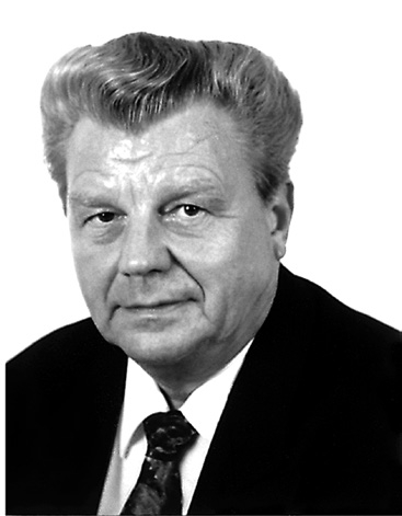 Gerd Haker, Zahntechnikermeister.