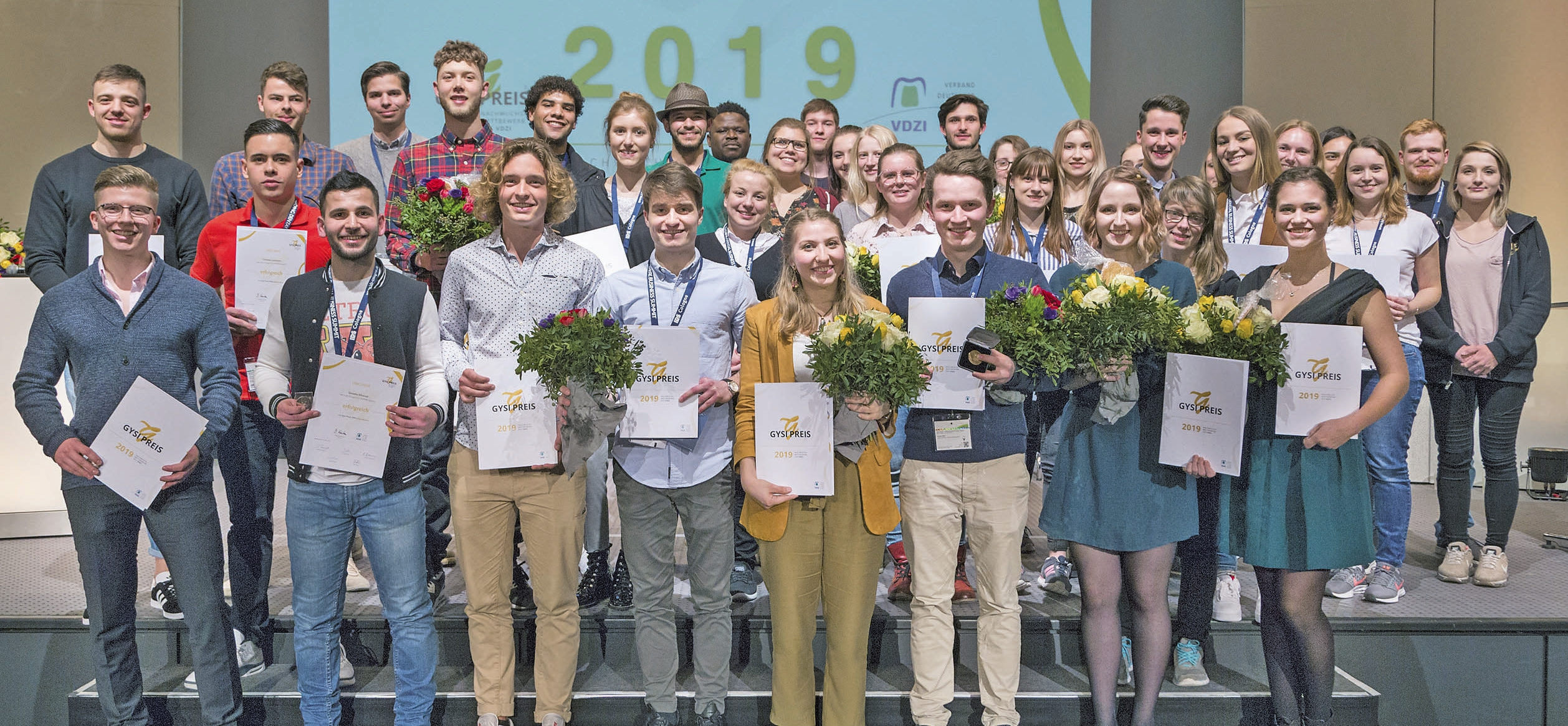 Die Gewinner und Teilnehmer des Gysi-Preises 2019 bei der Siegerfeier im Europasaal der Kölner Messe.