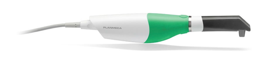 Planmeca Emerald S mit Cariosity-Spitze.