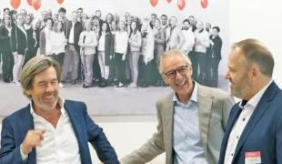 Klaus Spitznagel (rechts) im Gespräch.