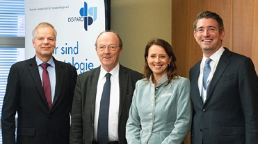 Die Referenten des Pressegesprächs der DG PARO (v.l.): Prof. C. Dörfer, Prof. U. Schlagenhauf, Prof. N. Arweiler, Prof. M. Kebschull. (Bild: Bettina Dannewitz/DG PARO)
