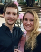 Die Zahnärzte Philipp Hassebrauck und Julia Mitschke - Philipp Hassebrauck hat von 2011 bis 2016 an der Universität Göttingen Zahnmedizin studiert. Seit dem 1.1.2017 ist er im Mund-Kiefer-Gesichtschirurgischen Zentrum bei PD Dr. Dr. A. Ludwig in Kassel tätig und wird in die Selbstständigkeit gehen.