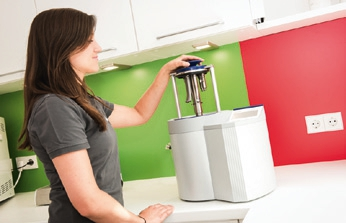 Der DAC Universal unterstützt Anwender optimal bei der Umsetzung der geltenden Hygiene-Richtlinien im Praxisalltag.