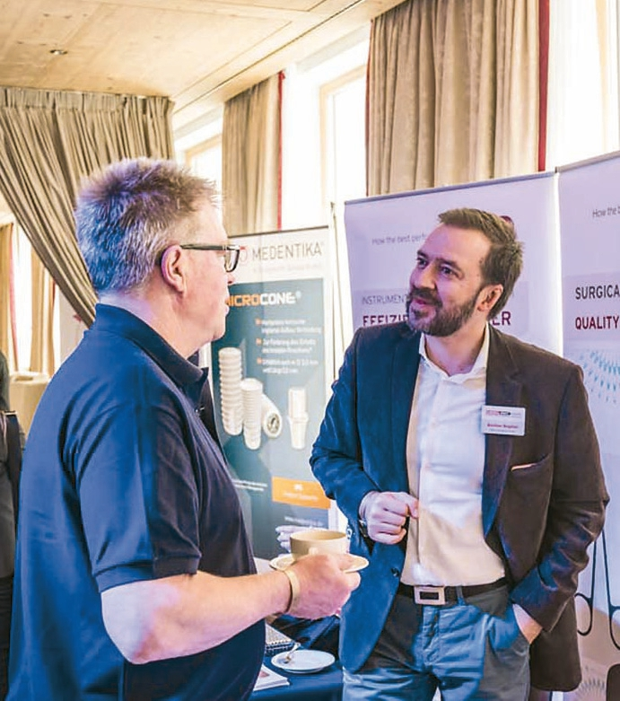 Sales & Marketing Manager Emilian Bogdan freut sich über das Interesse an seinem Stand.