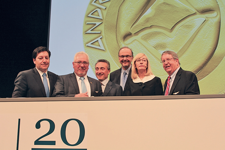 Die Teilnehmer der ersten Paneldiskussion (von links): Dr. German Gallucci, Prof. Dean Morton, Dr. Luca Cordaro, Prof. Dr. Daniel Buser, Prof. Dr. Lisa Heitz-Mayfield und Prof. David Cochran.
