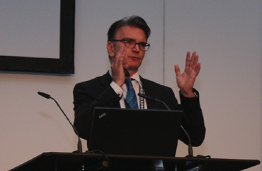 Dr. Alexander Bublewitz, Leiter der Forschung und Entwicklung bei Kettenbach.