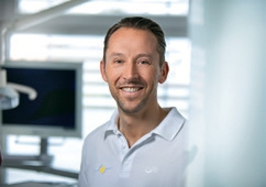 Dr. Jan Martin Ebling spart mit SAFEWATER jährlich um die 10.000 Euro.