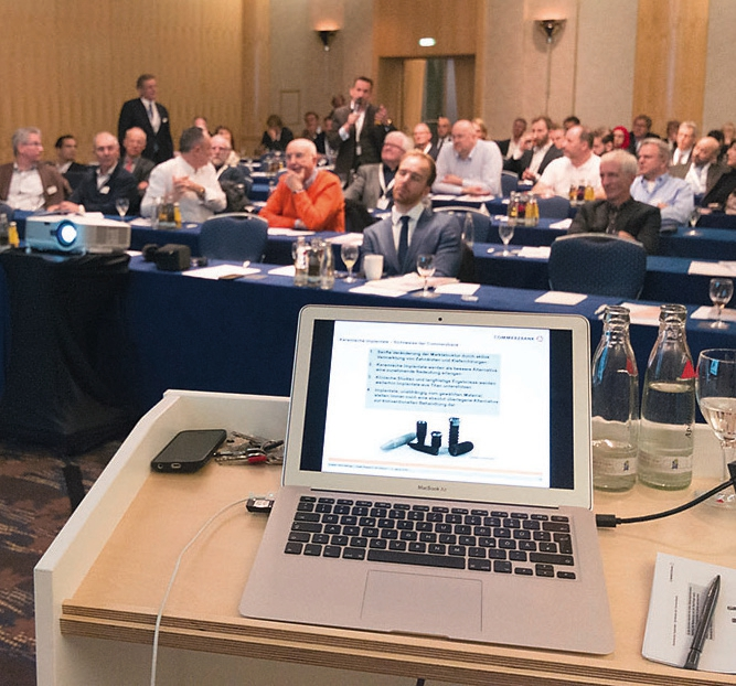 Das erste PROSEC Symposium in Frankfurt war gut besucht und lieferte wissenschaftliche Erkenntnisse sowie Anregungen für die Praxis rund um die metallfreie Implantologie.