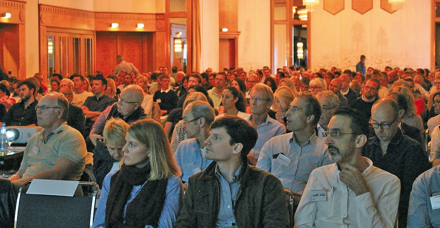 Mit rund 300 Teilnehmern ausgebucht bis auf den letzten Platz: das Experten-Symposium für das Behandlungsteam in Stuttgart.