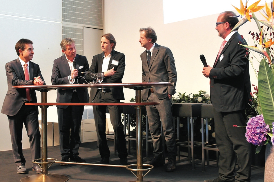 Expertendiskussion mit Prof. Dr. Fouad Khoury, Priv.-Doz. Dr. Dr. Markus Schlee, Priv.-Doz. Dr. Michael Stimmelmayer, Uli Hauschild und Prof. Dr. Dr. Robert Sader (v.l.).