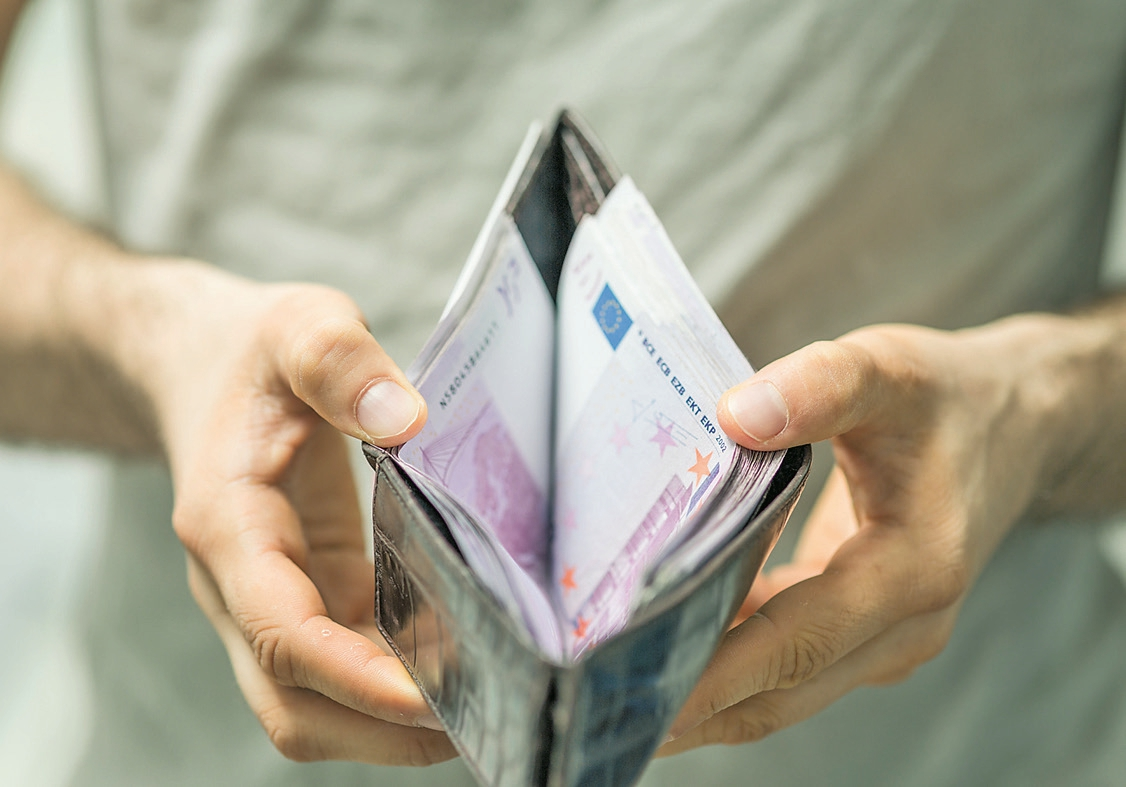 Ungewöhnlich lange Zahlungsziele, ein Skonto von mehr als drei Prozent oder Geldrabatte, die nicht unmittelbar auf den für das jeweilige Medizinprodukt entfallenden Preis gewährt werden, sollten sehr kritisch hinsichtlich einer möglichen Strafverfolgung im Rahmen des Antikorruptionsgesetzes betrachtet werden.