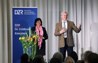 Interessiert folgten die Teilnehmer den Referenten Sabine Schmidt und Theo Sander.