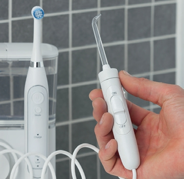 Mit der Waterpik® Munddusche wird eine hohe Reinigungstiefe erzielt.