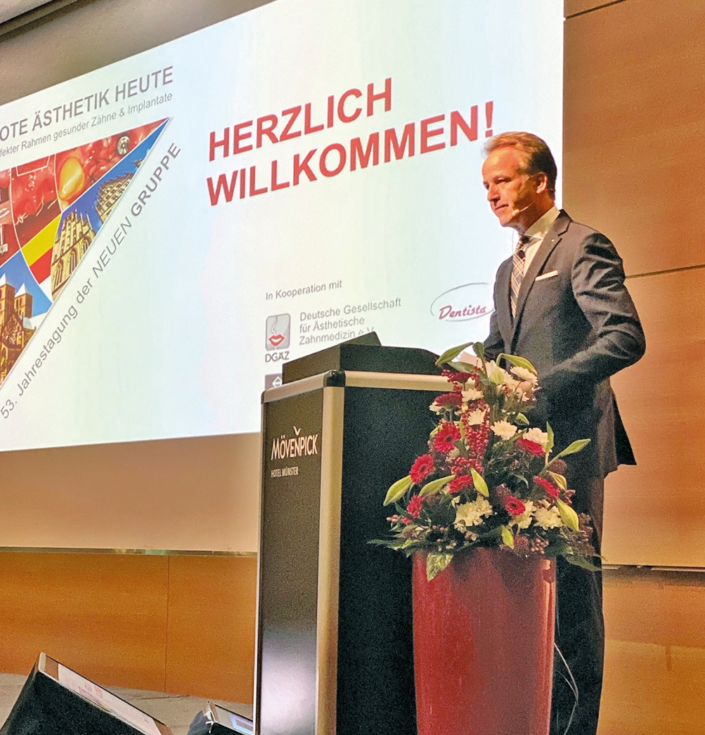 Dr. Raphael Borchard, der Präsident der NEUEN GRUPPE, bei der Eröffnung der Jahrestagung 2019 in Münster.