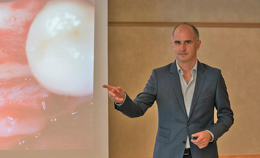 Prof. Dr. Stefan Fickl stellte Konzepte zur Vermeidung von Periimplantitis vor.