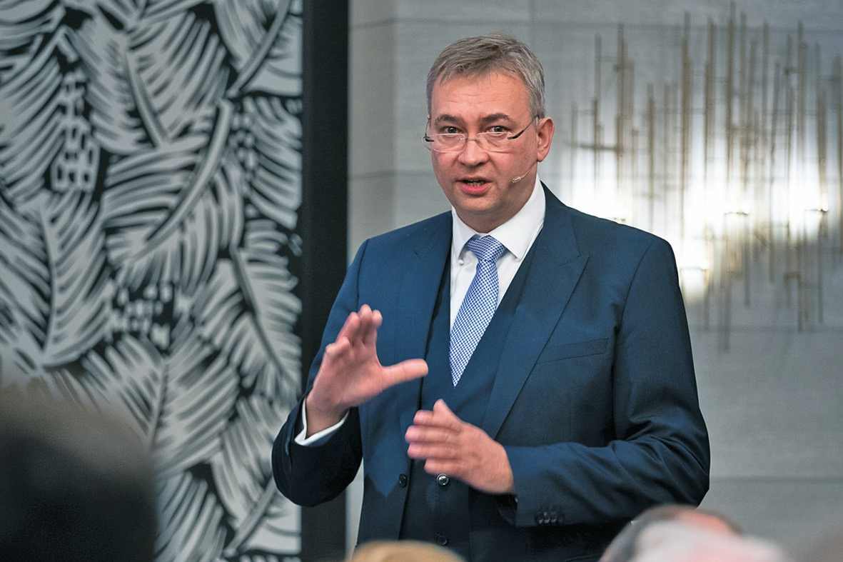 Die digitale Planung mit ceramic.implant präsentierte Dr. Sigmar Schnutenhaus.