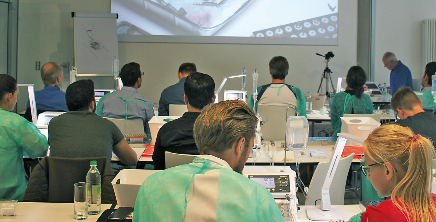 An jedem Kurswochenende stehen praktische Übungen auf dem Programm, gleich am ersten Kurswochenende mit Prof. Dr. Georg-H. Nentwig, Vizepräsident und Fortbildungsreferent der DGOI.