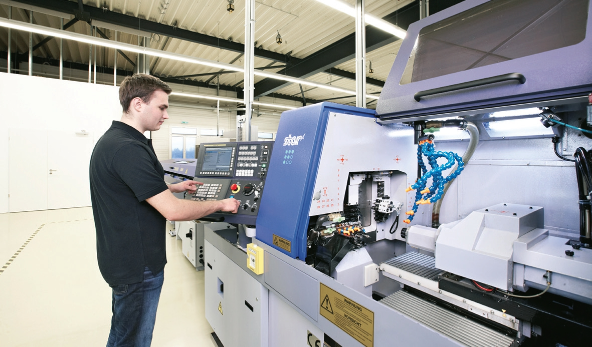 Qualifizierte Fachkräfte produzieren Medizinprodukte „Made in Germany“.