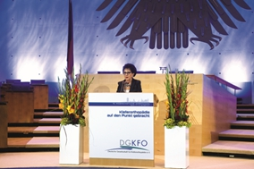 DGKFO-Präsidentin Prof. Dr. Ursula Hirschfelder bei ihrer Ansprache © Dentaurum