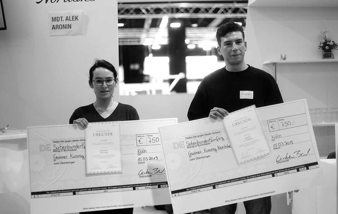 Kuraray Noritake Azubi-Award: Majed Al Hamwi (Erstplatzierter Level 2) und Hannah Ziegler.