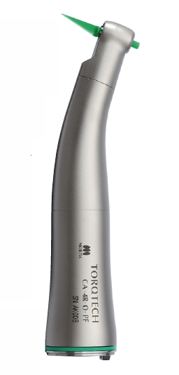 Abb. 2: Das Hand- und Winkelstück TORQTECH erlaubt eine gute Sicht auf den Arbeitsbereich.
