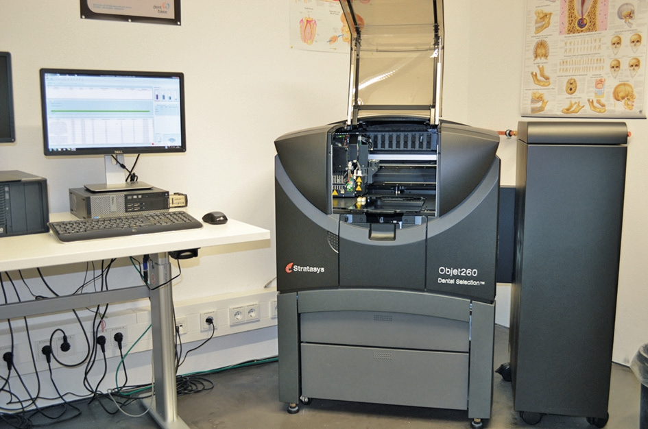 Abb. 3: Eine größere Druckerlösung, die ca. 60 Modelle in 24 Stunden produzieren könnte (hier aus dem digitalen Labor von Stratasys in Rheinmünster).