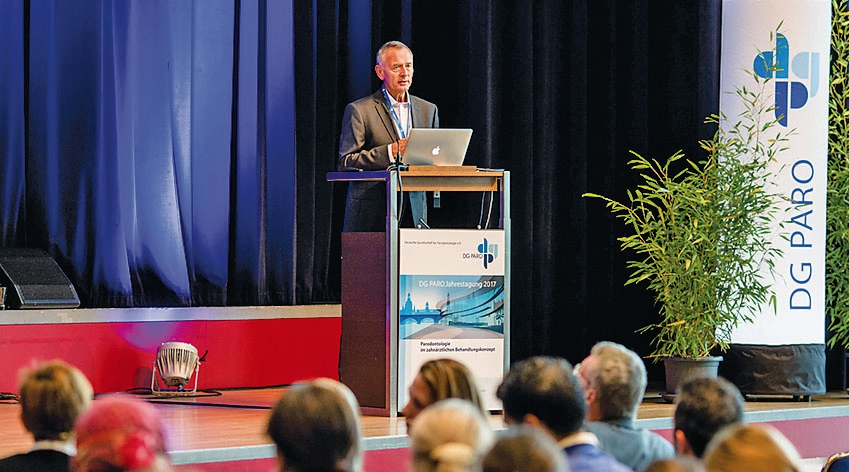 Ernennung Prof. Hoffmanns zum DG PARO-Ehrenmitglied - Im Rahmen des DG PARO-Dinners erhielt der Tagungspräsident Prof. Hoffmann (Dresden) in Anerkennung und als Würdigung seines langjährigen Engagements in der DG PARO die Ehrenmitgliedschaft.