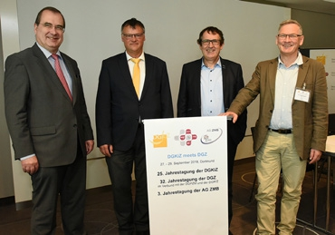V. l.: Prof. Dr. Matthias Hannig (Präsident der DGZ), Prof. Dr. Norbert Krämer (Präsident der DGKiZ), Prof. Dr. Stefan Zimmer (Präsident DGPZM), Dr. Richard Steffen (Board European Academy Paediatric Dentistry, EAPD).