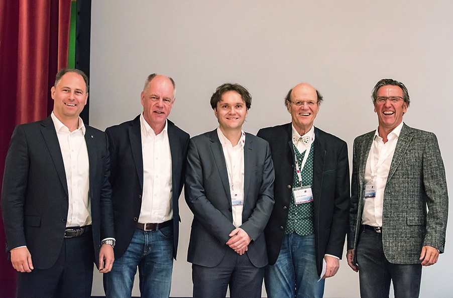 Weitere Lösungsansätze zum vertikal atrophierten Kieferkamm gab es mit Prof. Dr. Georg-H. Nentwig, Dr. Thomas Hanser, Prof. Dr. Rolf Ewers, Dr. Dr. Gregor Hundeshagen.