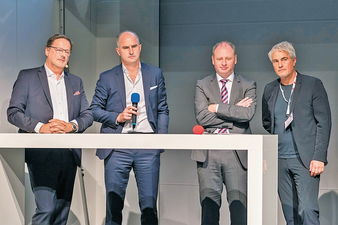 Periimplantäre Erkrankungen war das Thema des Vortragsblocks mit Dr. Dirk Duddeck, Prof. Dr. Stefan Fickl, Prof. Dr. Thomas Beikler, und Dr. Peter Randelzhofer (von links). Sie stellten Fakten rund um Risikofaktoren und mögliche Therapieansätze vor.