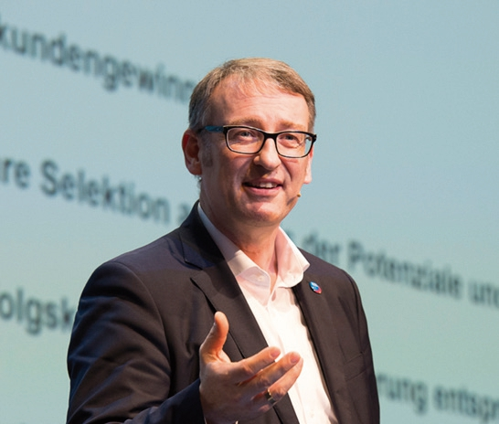 Joachim Feldmer, Vice President Marketing, kündigte spannende Projekte für 2017 an.