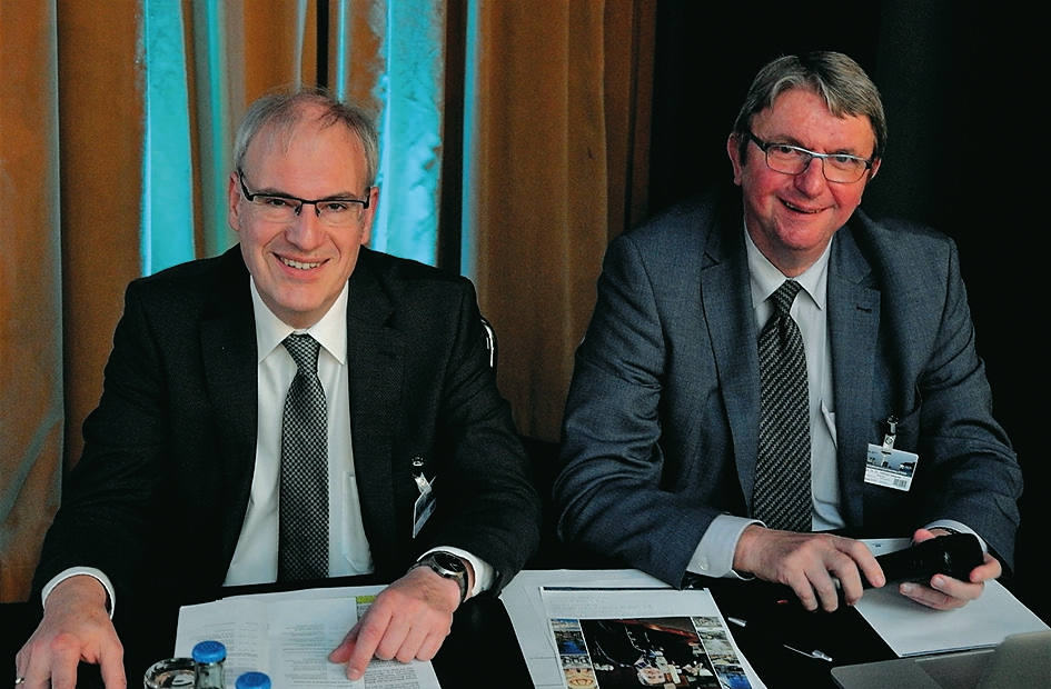 Der DGZI-Fortbildungsreferent Dr. Georg Bach (links) zusammen mit Prof. Dr. Dr. Wilfried Wagner.