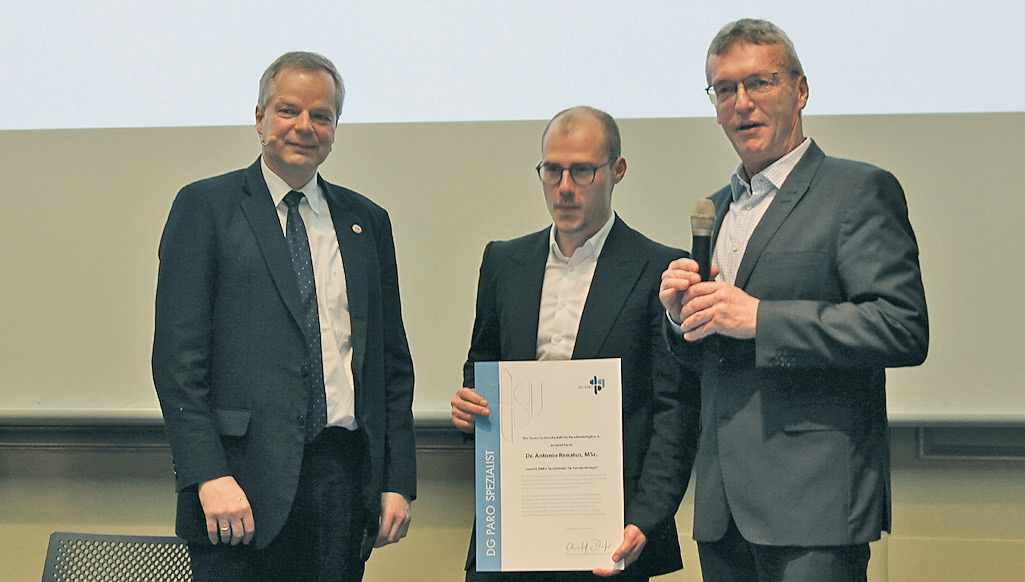 Urkundenübergabe: Prof. Dr. C. Dörfer, Dr. A. Renatus, MSc., Prof. Dr. Dr. H. Jentsch