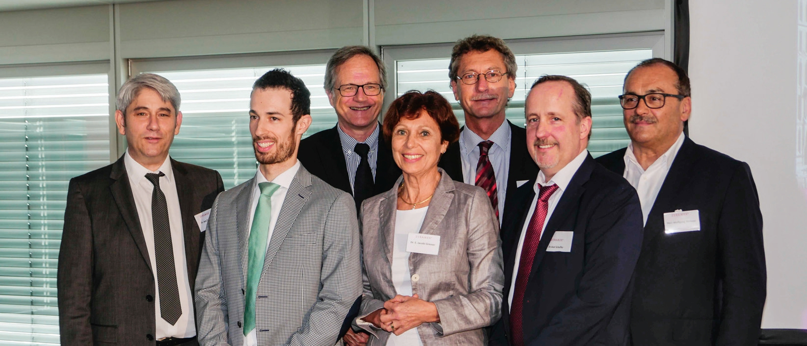 Die Referenten des 6. Zeramex-Kongresses Hamburg (v.l.n.r.): Dr. Jens Tartsch, Dr. Simone Janner, Prof. Dr. Andrea Mombelli, Dr. Elisabeth Jacobi-Gresser, Prof. Dr. Dieter Bosshardt, Dr. Axel Scheffer, ZTM Wolfgang Weisser.