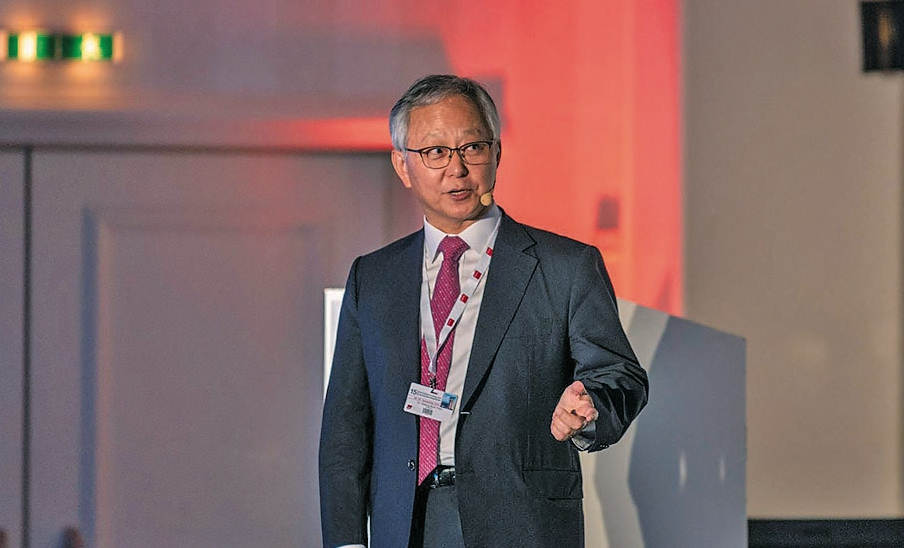 Das Thema von Dr. Kwang Bum Park, CEO Megagen, waren die Voraussetzungen für eine sofortige Einzelkronenversorgung.