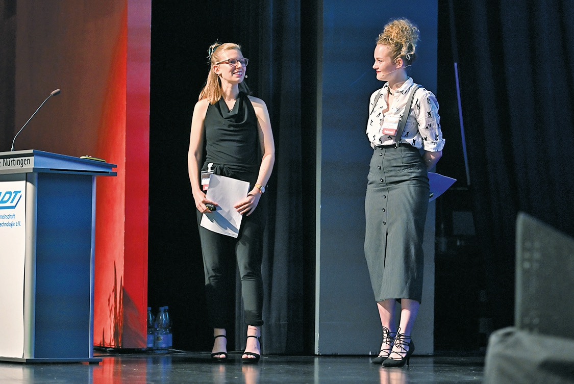 Abb. 6: Überzeugten auf ganzer Linie: Die Präsentation der beiden Gewinnerinnen des „ADT Young Talent Award“ 2018 Laura Burlein (links) und Pia Gauger wählte das Publikum zum besten Vortrag 2019.