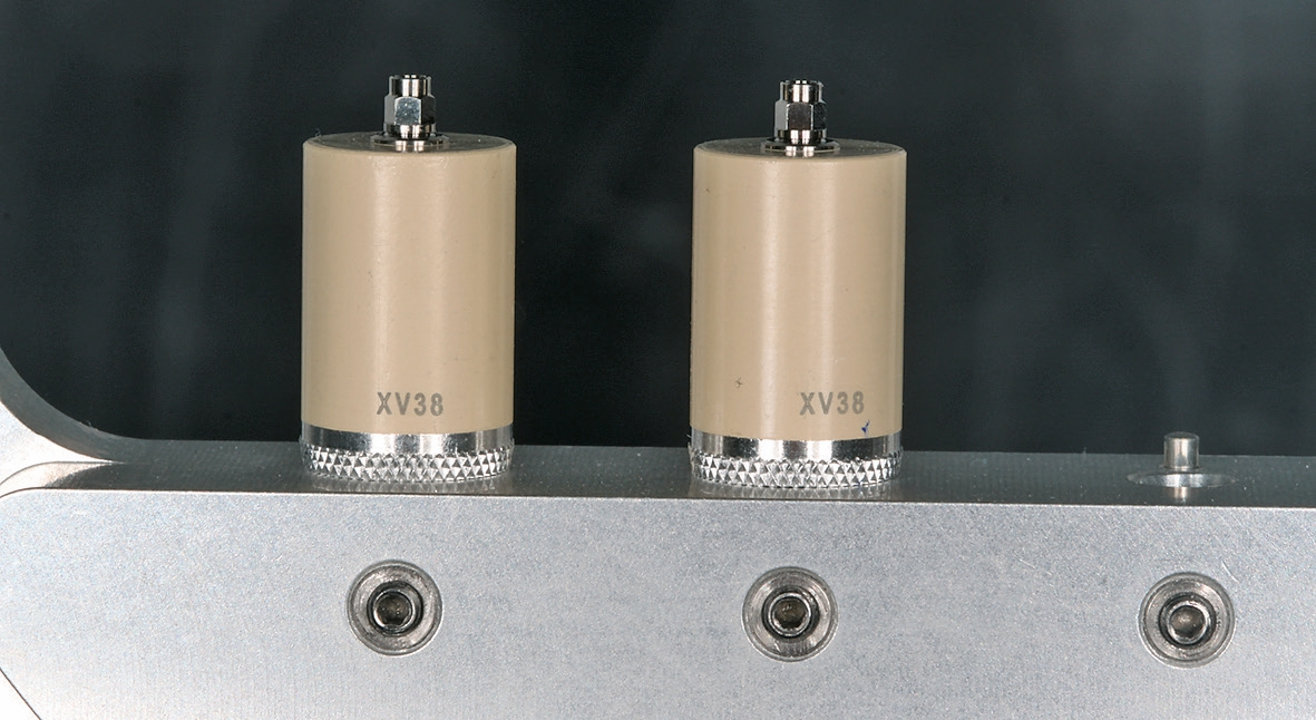 Abb. 8: Die Abutmentkörper in der Aufnahme des Fräsgeräts (vhf camfacture AG, Ammerbuch).