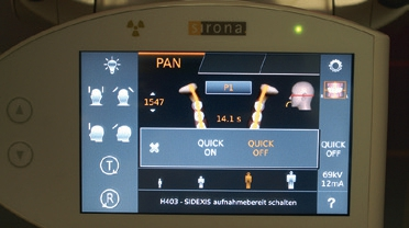 Abb. 9: Bestätigen der Auswahl des Quick-Modus mit X-Symbol am Orthophos SL.