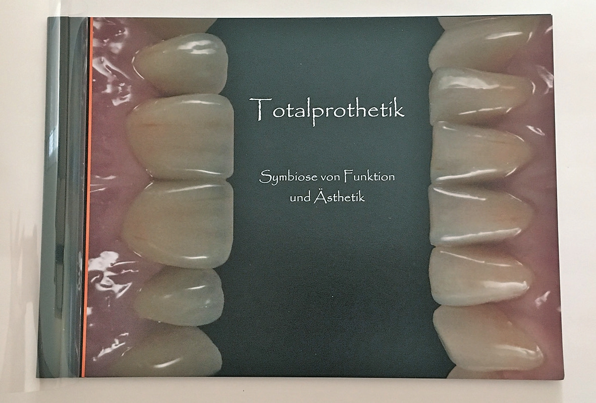 Abb. 12: Titelbild der schriftlichen Dokumentation. Diese wurde ebenfalls von Candulor prämiert.
