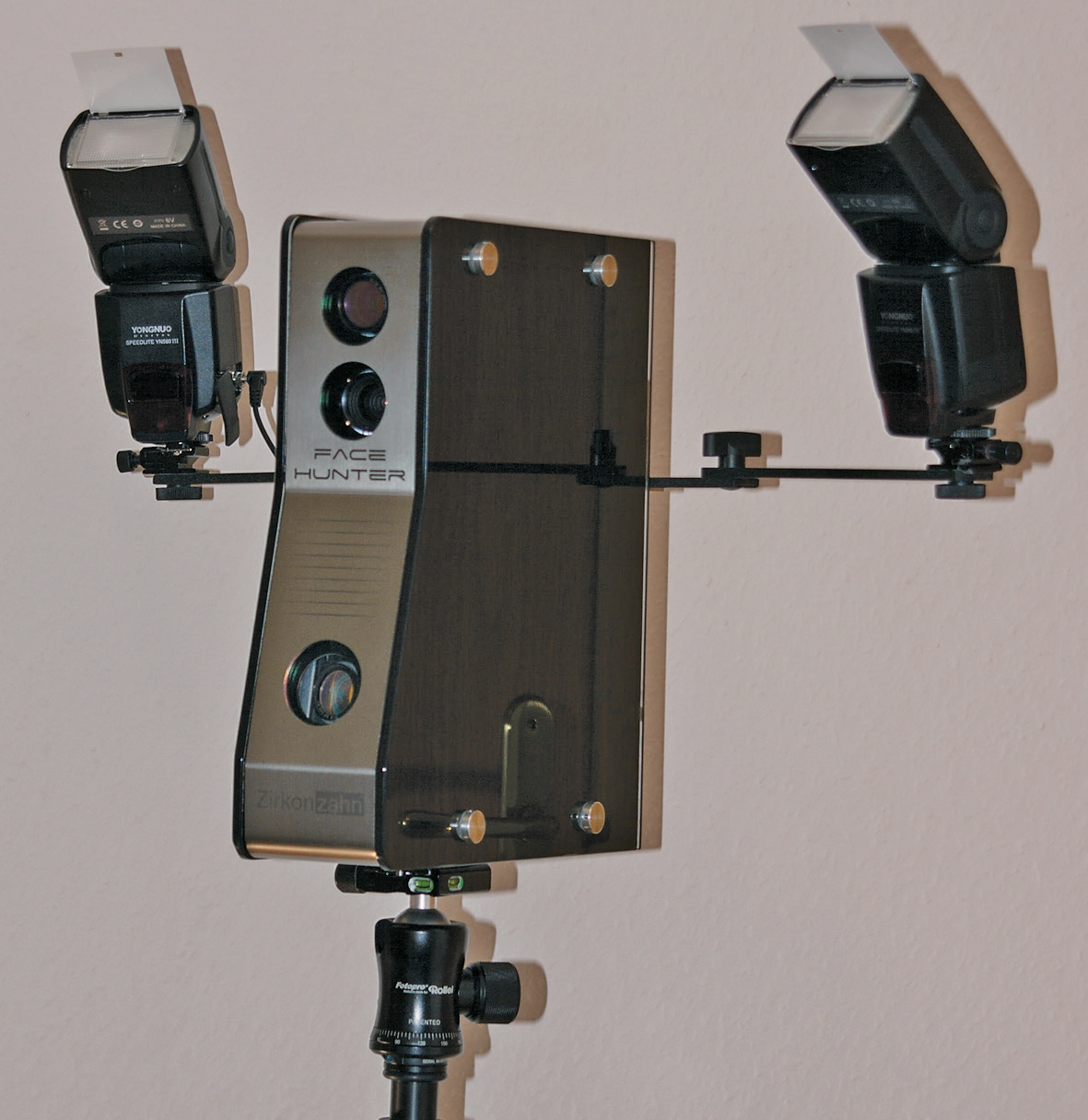 Abb. 8a: Gesichtsscanner Face Hunter.