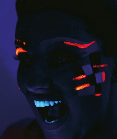 Abb. 16: Hinsichtlich der Fluoreszenz erfüllen beide Materialien unsere Ansprüche gleichwertig.