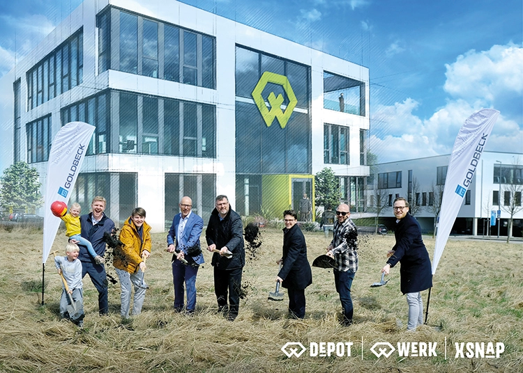 Erster Spatenstich mit den Bauherren Oliver Hill, Max Kaiser und Michael Piller, dem Landrat des Landkreises Dachau Stefan Löwl, dem Dachauer Oberbürgermeister Florian Hartmann sowie Ulrich Rosenmüller von der Firma Goldbeck und Vertretern der Banken.