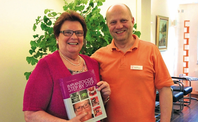 Abb. 24: Patientin ist nach sechs Jahren nach wie vor begeistert und macht Werbung für das Buch und das SOS.