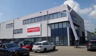 Das Firmengebäude von Permadental in GD’s-Heerenberg.
