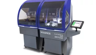 Abb. 1: Die Premium-Fräsmaschine Gamma 202 5D arbeitet mit hoher Präzision.