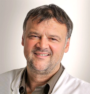 Univ.-Prof. Dr. Dr. Norbert Krämer berichtet in seinem Vortrag über die neue Volkskrankheit Kreidezähne.
