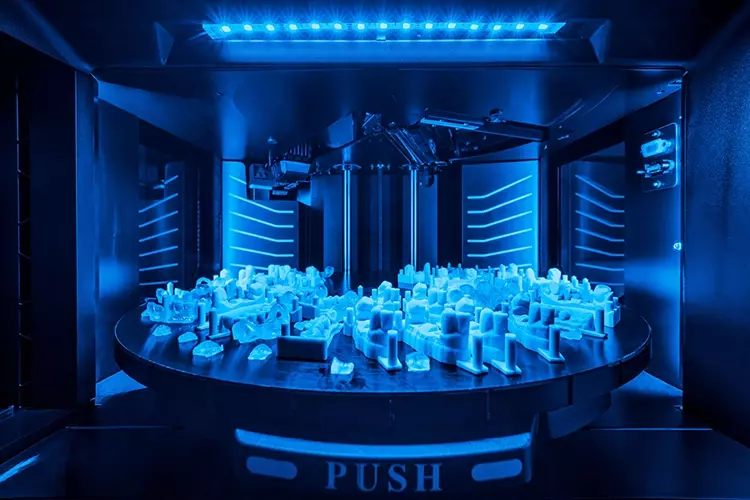 Abb. 2: Multimaterial-3D-Drucker J5 DentaJet von Stratasys.