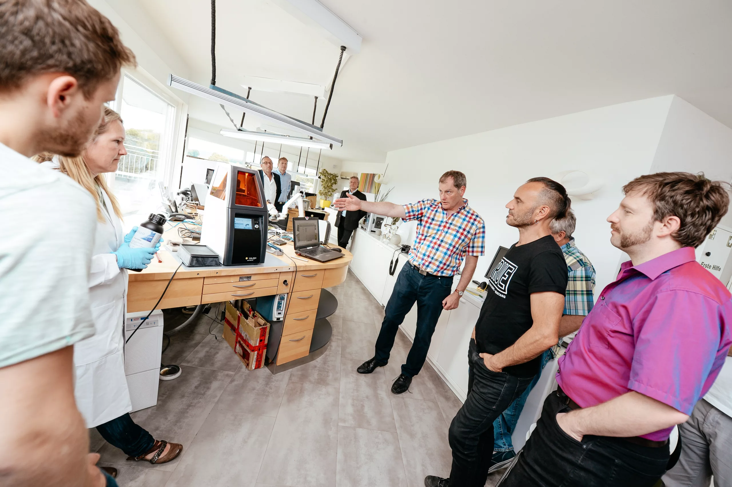 Der cara Print 4.0 ist startklar. Die Teilnehmer können den Druckprozess live verfolgen.
