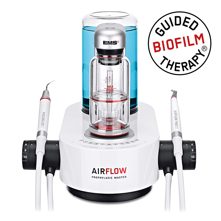 Abb. 3: Mit dem modernen Tischgerät (AIRFLOW® Prophylaxis Master) und den zugehörigen original Handstücken (AIRFLOW® MAX, PERIOFLOW® mit PLUS Pulver und PIEZON® PS) ist der Pulververbrauch bis zu 5 x sparsamer als mit anderen Tischgeräten [21].